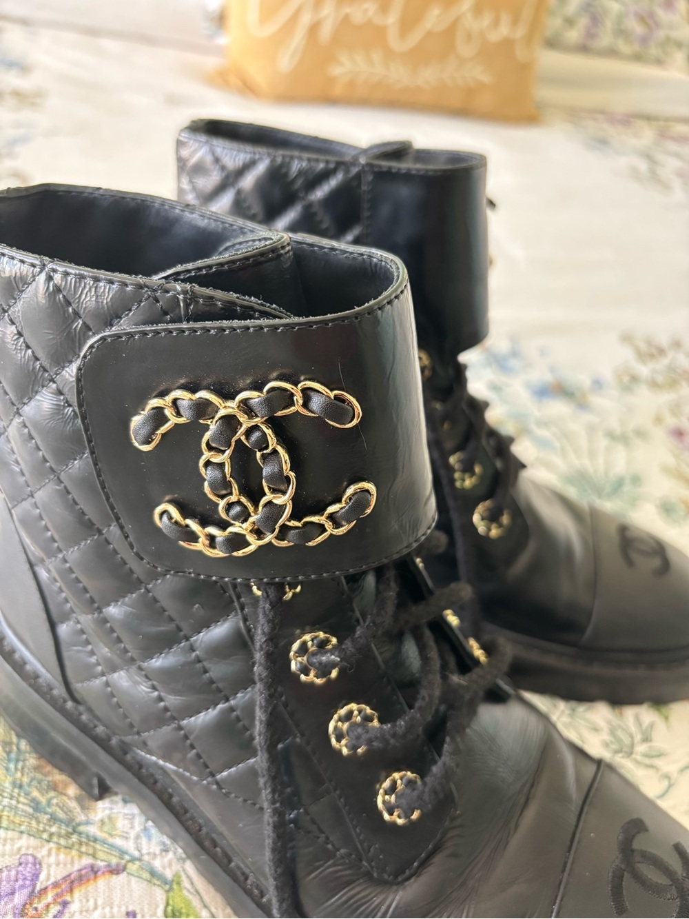 CHANEL 21A Black Quilted Leather Lace-Up Boots with Gold Chain CC - Picture 2 of 10